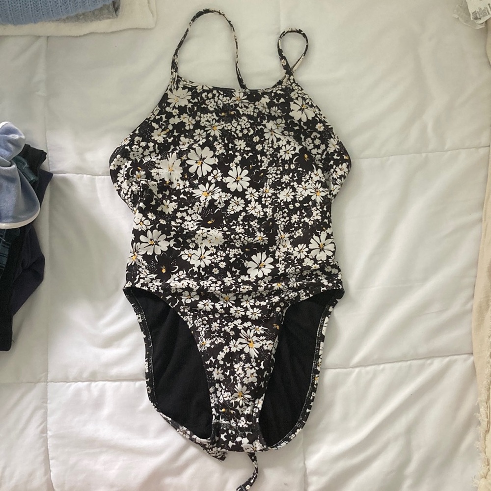 Jackson 4 jolyn swimsuit size 26